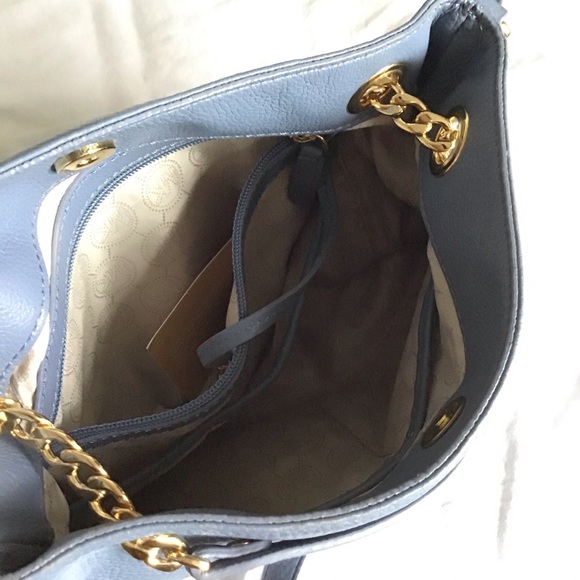 Periwinkle Leather Michael Kors Bag - Picture 4 of 7